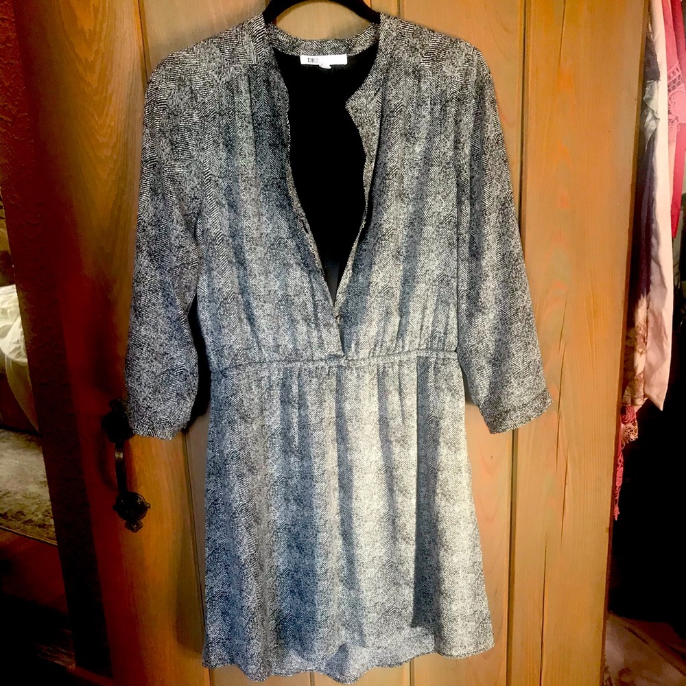 Mid arm length dress